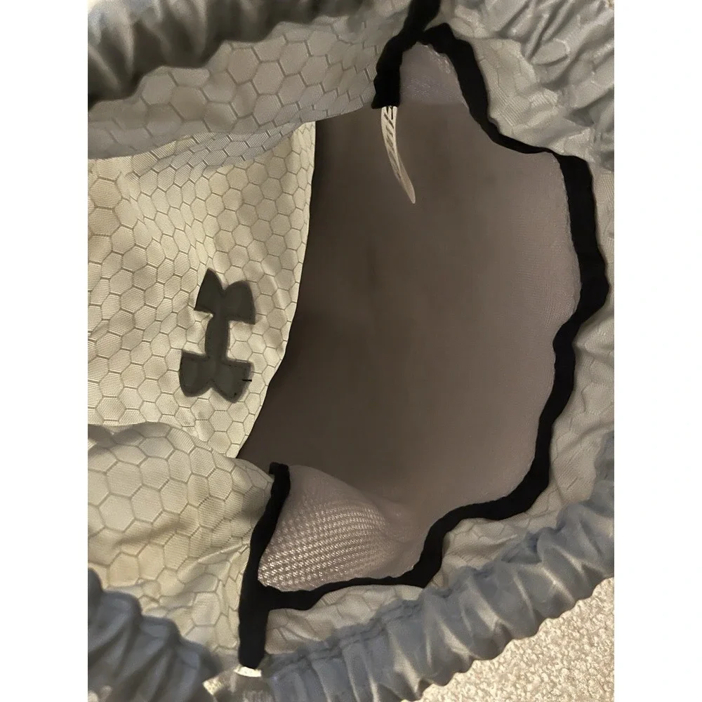 Under Armour Ozsee Sackpack Drawstring Bag - Grey Hex Pattern Mesh Pocket Gym